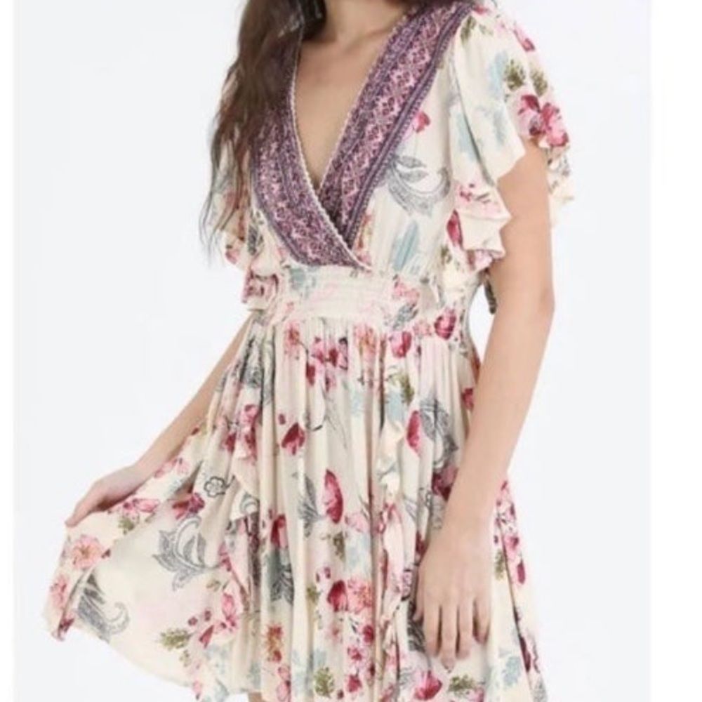 NWT Angie Bohemian Flutter Sleeve Floral Print Dress.